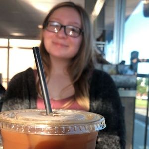 Meet your Posher, Alexis